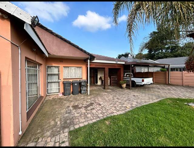 5 BEDROOM HOUSE FOR SALE IN BRENTHURST